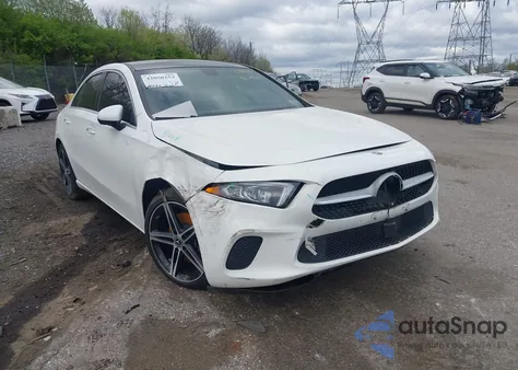 2019 Mercedes-Benz A 220 4Matic из США, поврежденный, VIN WDD3G4FB1KW030381